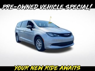 Used 2022 Chrysler Voyager LX image 1