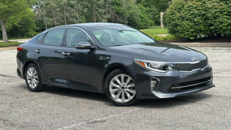 Used 2018 Kia Optima S w/ Panoramic Sunroof Package image 1