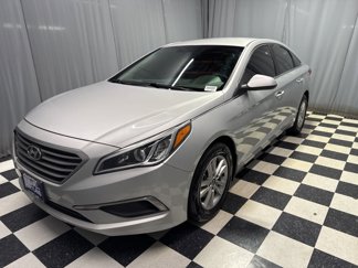 Used 2016 Hyundai Sonata SE image 1