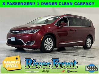 Used 2017 Chrysler Pacifica Touring-L image 1