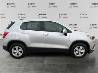 Used 2019 Chevrolet Trax LS image 1