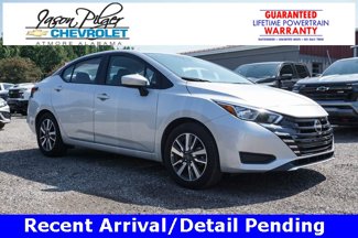 Used 2023 Nissan Versa SV image 1