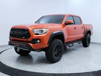 Used 2017 Toyota Tacoma TRD Off-Road image 1