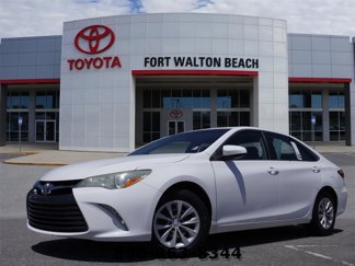 Used 2015 Toyota Camry LE image 1
