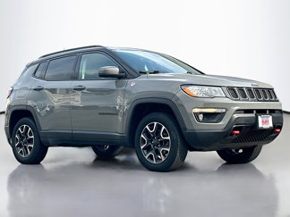 Used 2019 Jeep Compass Trailhawk w/ Cold Weather Group image 1