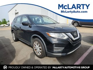 Used 2019 Nissan Rogue S image 1