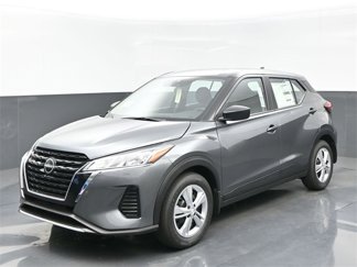 New 2025 Nissan Kicks Play S image 1