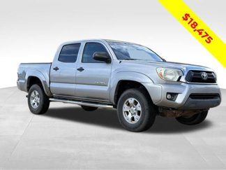 Used 2015 Toyota Tacoma PreRunner image 1