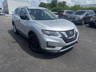 Used 2018 Nissan Rogue S image 1