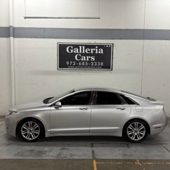 Used 2013 Lincoln MKZ image 1