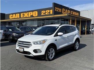 Used 2018 Ford Escape SE image 1
