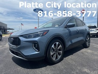 Used 2023 Ford Escape Platinum image 1