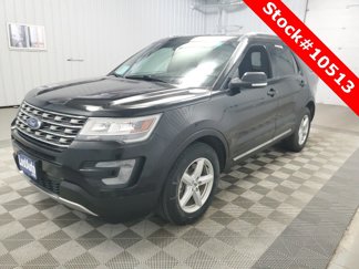 Used 2017 Ford Explorer XLT image 1