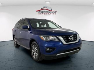 Used 2018 Nissan Pathfinder SV image 1