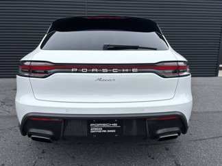 Certified 2025 Porsche Macan image 1