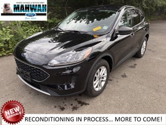 Used 2022 Ford Escape SE image 1
