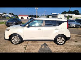 Used 2020 Kia Soul LX image 1