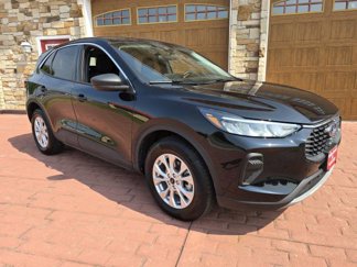 Used 2023 Ford Escape Active w/ Tech Pack #1 image 1