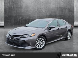 Used 2020 Toyota Camry LE image 1
