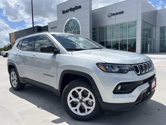 New 2025 Jeep Compass Latitude image 1