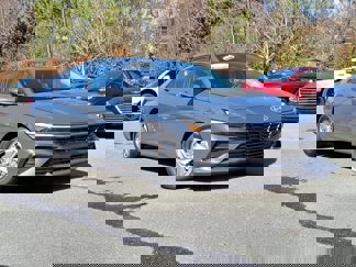 Certified 2025 Hyundai Elantra SE image 1