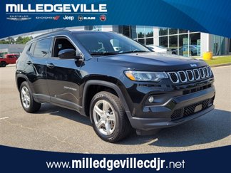 Used 2024 Jeep Compass Latitude image 1