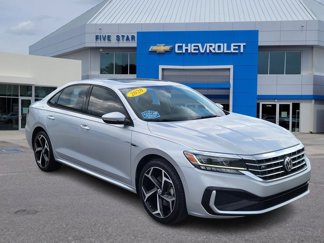 Used 2020 Volkswagen Passat 2.0T R-Line image 1