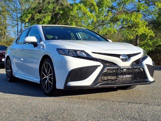 Used 2023 Toyota Camry SE image 1