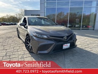 Used 2022 Toyota Camry SE image 1