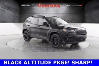 Certified 2023 Jeep Cherokee Altitude Lux image 1
