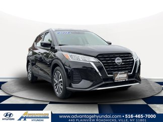 Used 2022 Nissan Kicks SV image 1