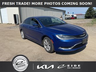 Used 2015 Chrysler 200 Limited w/ Convenience Group image 1