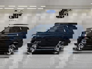 Used 2017 GMC Yukon SLE w/ SLE Value Package image 1