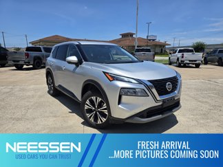 Used 2021 Nissan Rogue SV image 1
