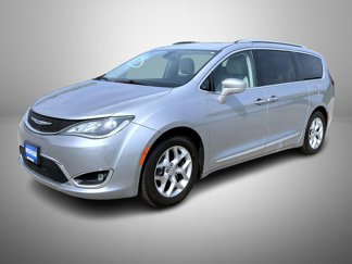 Used 2019 Chrysler Pacifica Touring-L Plus w/ Tire & Wheel Group image 1