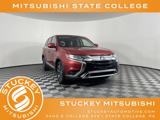 Used 2019 Mitsubishi Outlander SE image 1