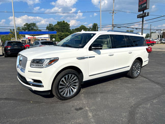 Used 2021 Lincoln Navigator L Reserve w/ Luxury Package image 1