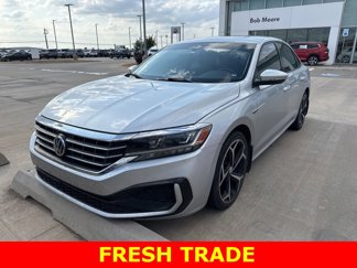 Used 2020 Volkswagen Passat 2.0T R-Line image 1