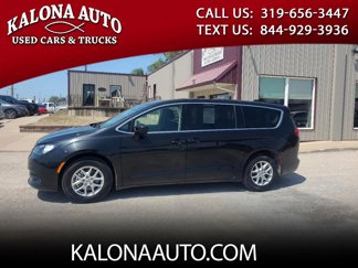 Used 2023 Chrysler Voyager LX image 1