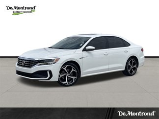 Used 2020 Volkswagen Passat 2.0T R-Line image 1
