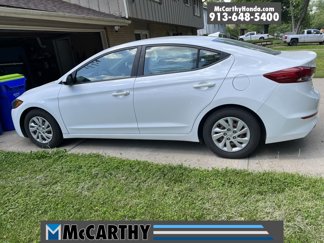 Used 2017 Hyundai Elantra SE image 1