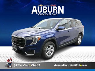 Used 2022 GMC Terrain SLE image 1