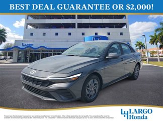 Used 2024 Hyundai Elantra SEL image 1