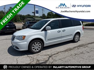Used 2016 Chrysler Town & Country Touring w/ Driver Convenience Group image 1