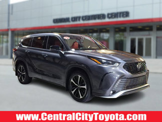 Used 2021 Toyota Highlander XSE image 1