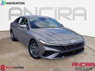 Used 2024 Hyundai Elantra SEL image 1