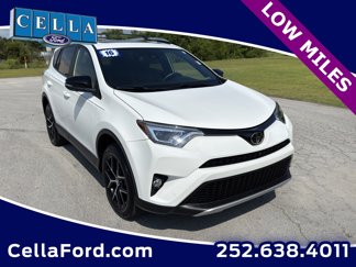 Used 2016 Toyota RAV4 SE image 1