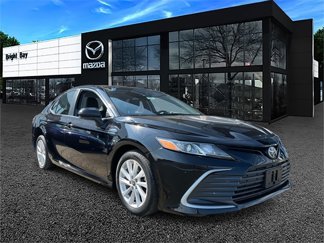 Used 2022 Toyota Camry LE image 1