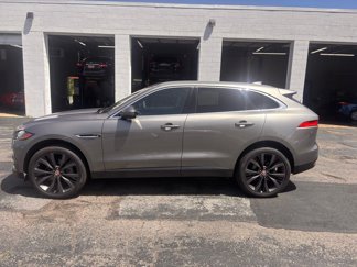 Used 2019 Jaguar F-PACE Portfolio image 1
