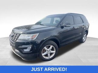 Used 2017 Ford Explorer XLT w/ Equipment Group 202A image 1